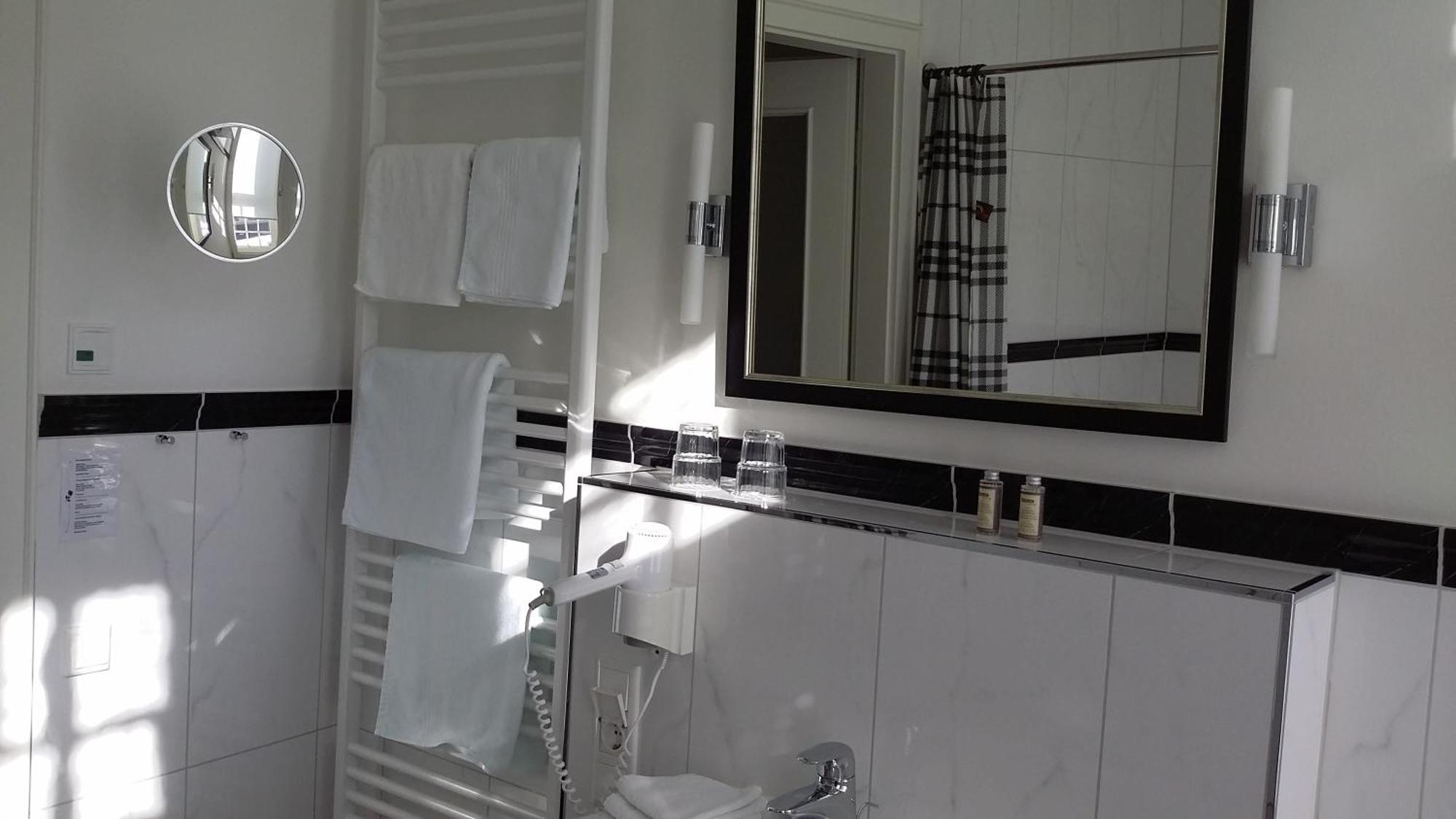 Hotel&Café KleinerGrünauer Bad Salzuflen Extérieur photo